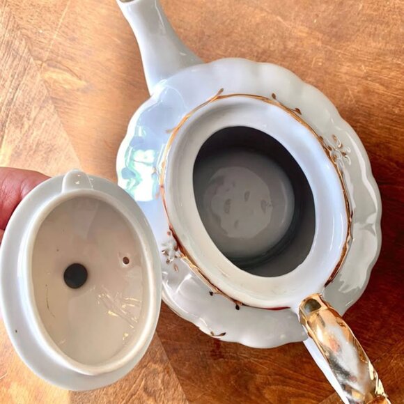 Stunning vintage musical teapot 🌸 - Picture 8 of 9